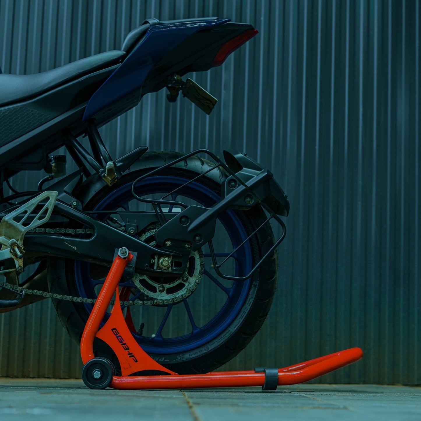 66BHP Universal Motorcycle Paddock Stand