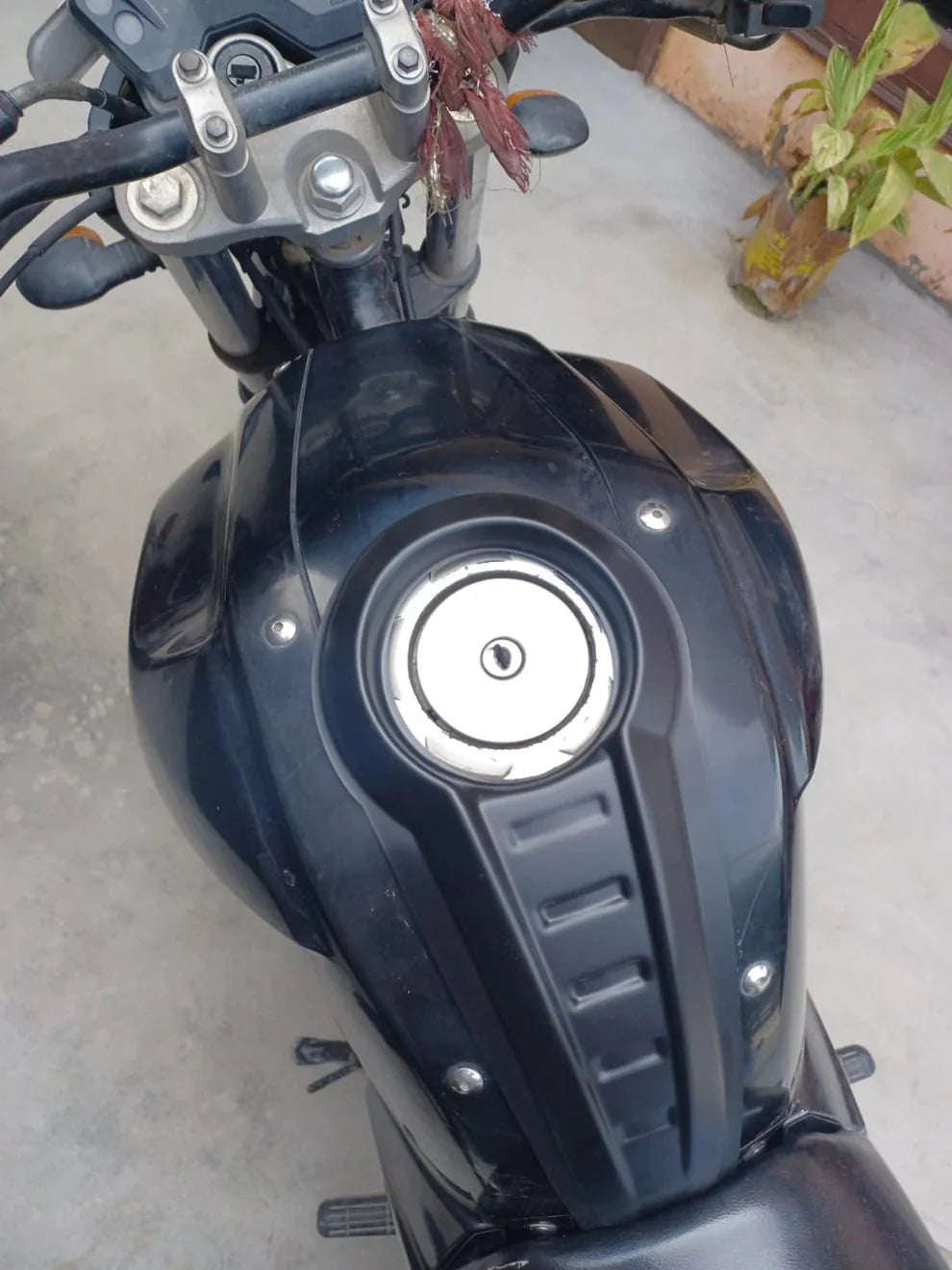 Yamaha FZ V1-TankTie Saiga parts